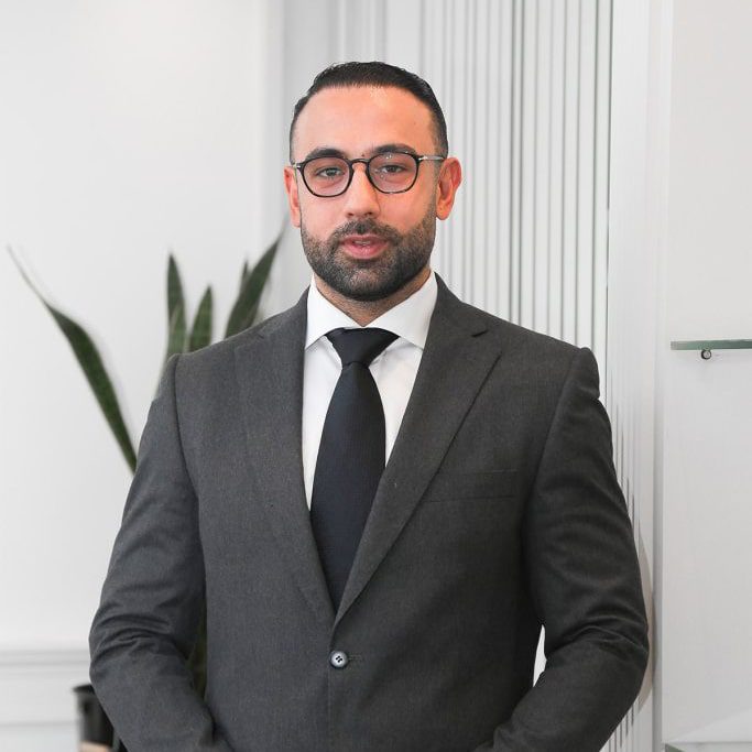 درباره من 2 ماموریتهای وکیل پایه یک دادگستری آقای سروش سلامیان